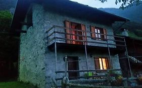 Casa Indipendente Val D'Ayas - Challand Saint Anselme