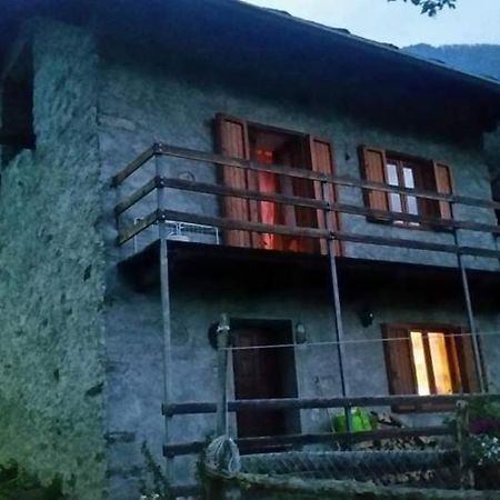 Casa Indipendente Val D'Ayas - Challand Saint Anselme Esterno foto