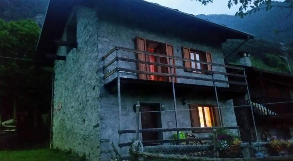 Casa Indipendente Val D'Ayas - Challand Saint Anselme Esterno foto