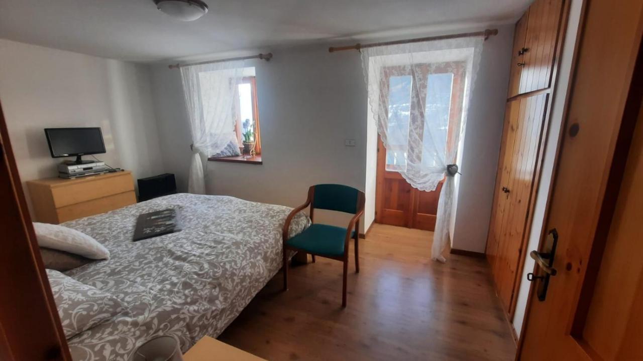 Casa Indipendente Val D'Ayas - Challand Saint Anselme Esterno foto
